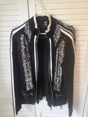 Tricot Chic cardigan size small